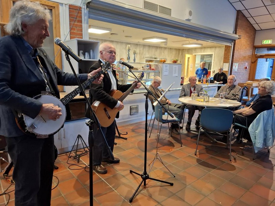 Artikkelbilde til artikkelen Krokveld på Prestrudsenteret i april